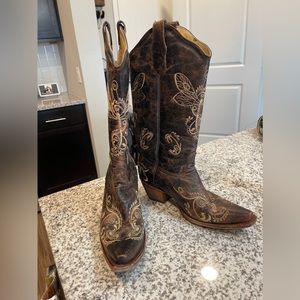 Circle G by Corral Women's Distressed Brown Snip Toe Cowboy Boots